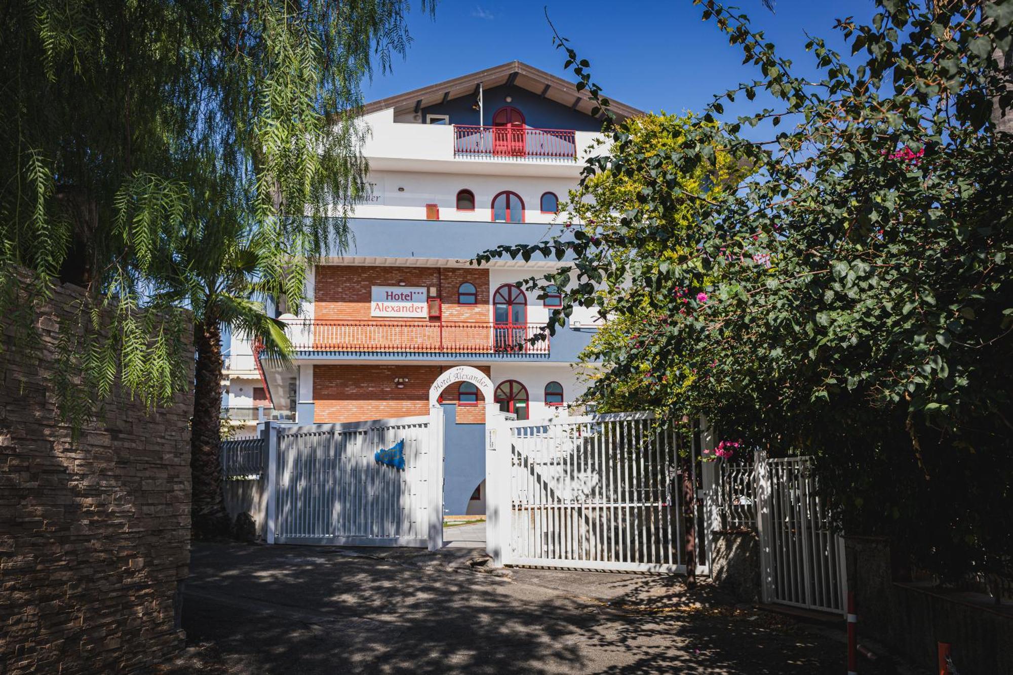 Hotel Alexander Giardini Naxos Esterno foto